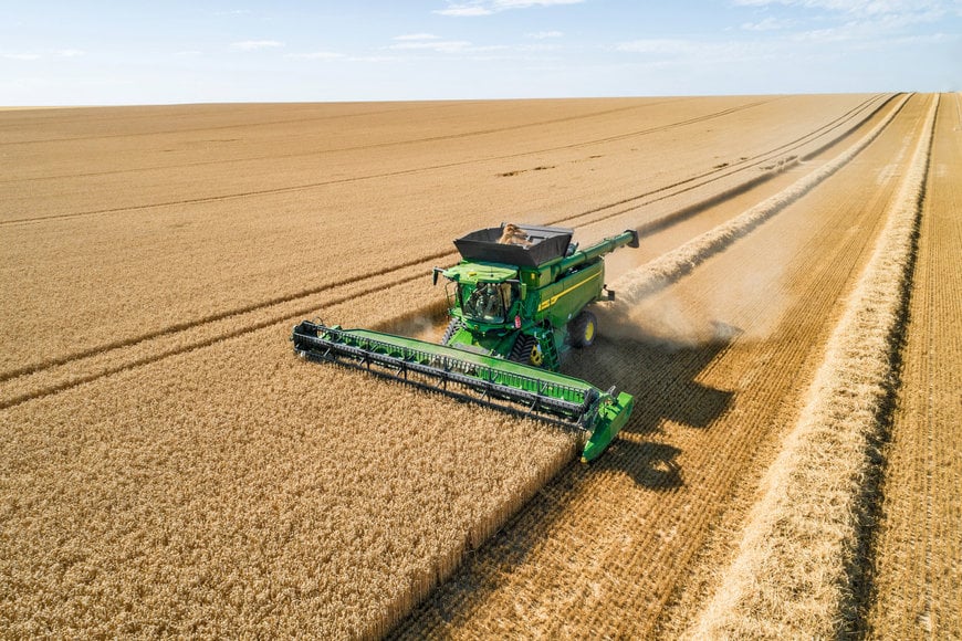 John Deere introduces its new T5 and T6 Walker Combines